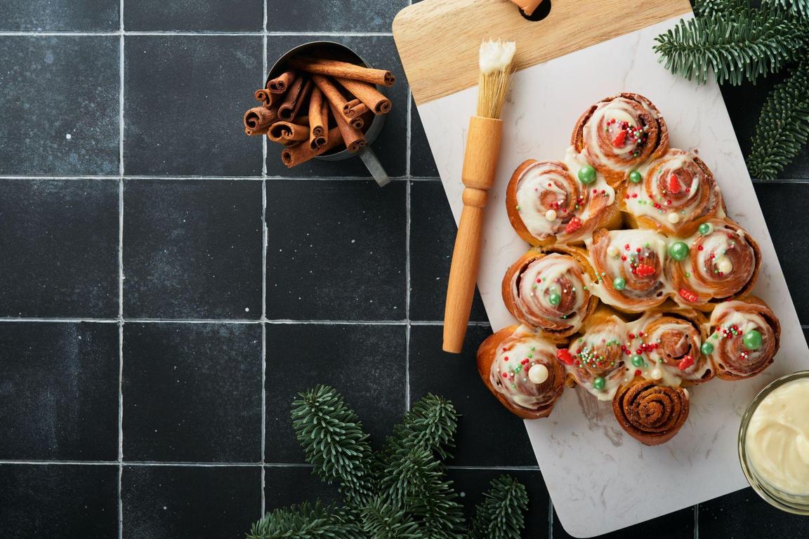 Merry & Bright: Holiday Favorites